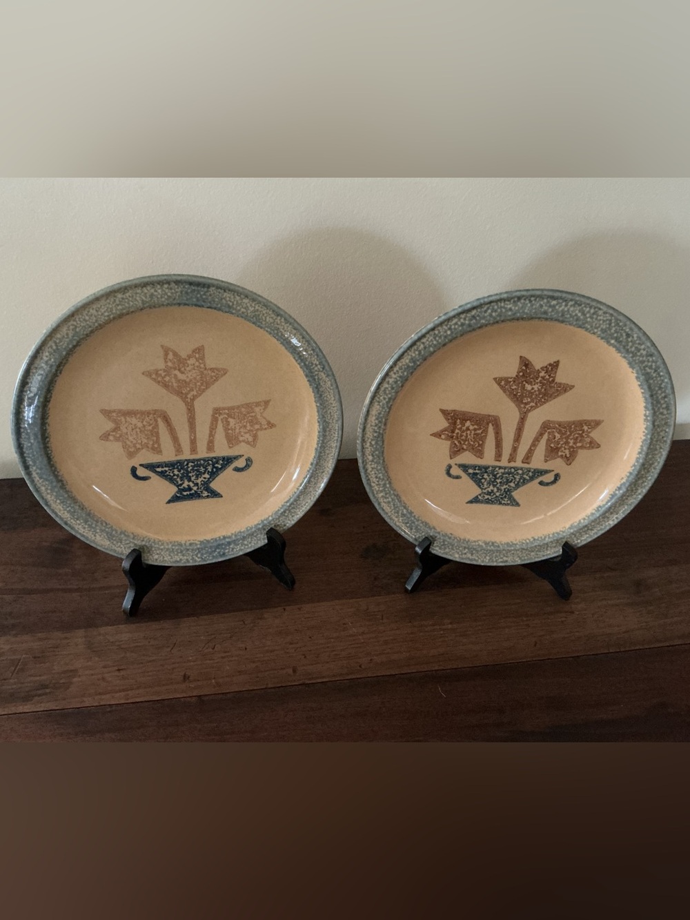 Pfaltzgraff America MAFA Vase with Flowers 10 3/8” Dinner Plates Set of 2